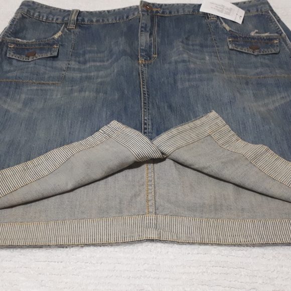 Tommy Hilfiger Size 18 Short Jean Skirt W7… - Picture 3 of 8
